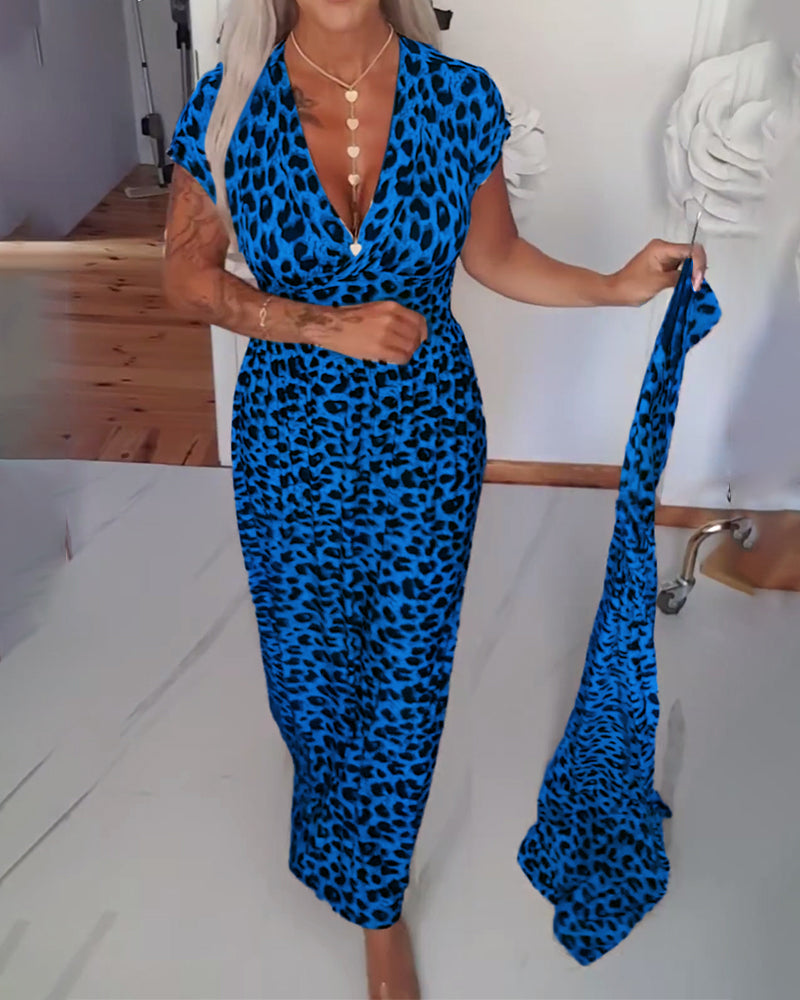 Ashley | Elegant dress with leopard print and V-neck.
