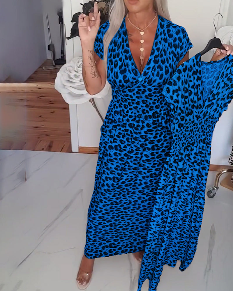 Ashley | Elegant dress with leopard print and V-neck.