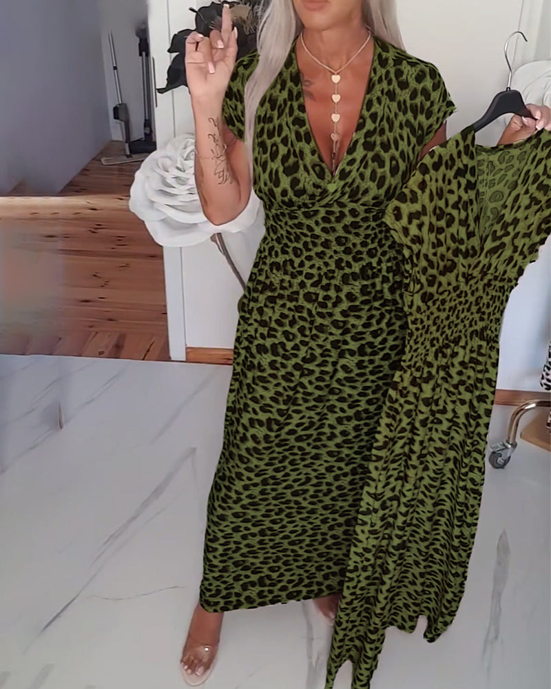 Ashley | Elegant dress with leopard print and V-neck.